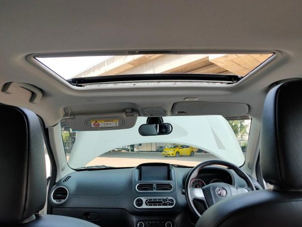 MG 3 1.5 X Sunroof AT ปี2016 รูปที่ 3